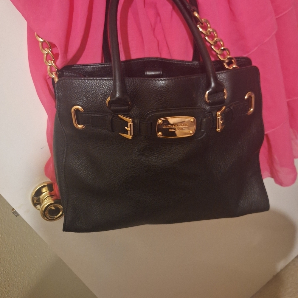 Michael Kors East West Bllack Pebble Leather Handbag - Picture 6 of 9